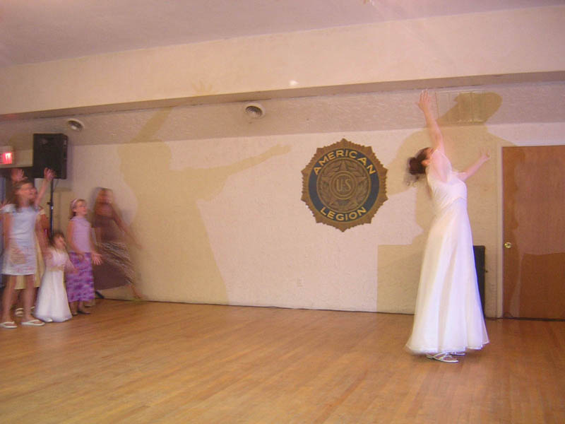 13 - Bouquet Toss